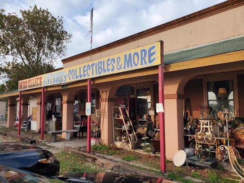 Miss Ellieβs Antiques, Collectibles & More