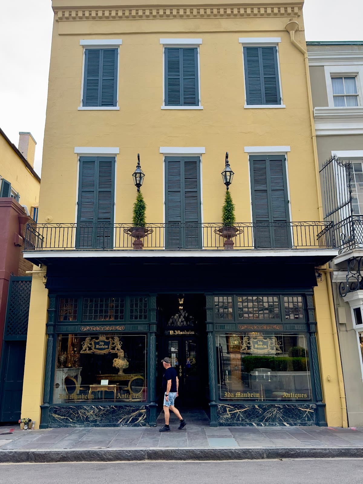 Moss Antiques