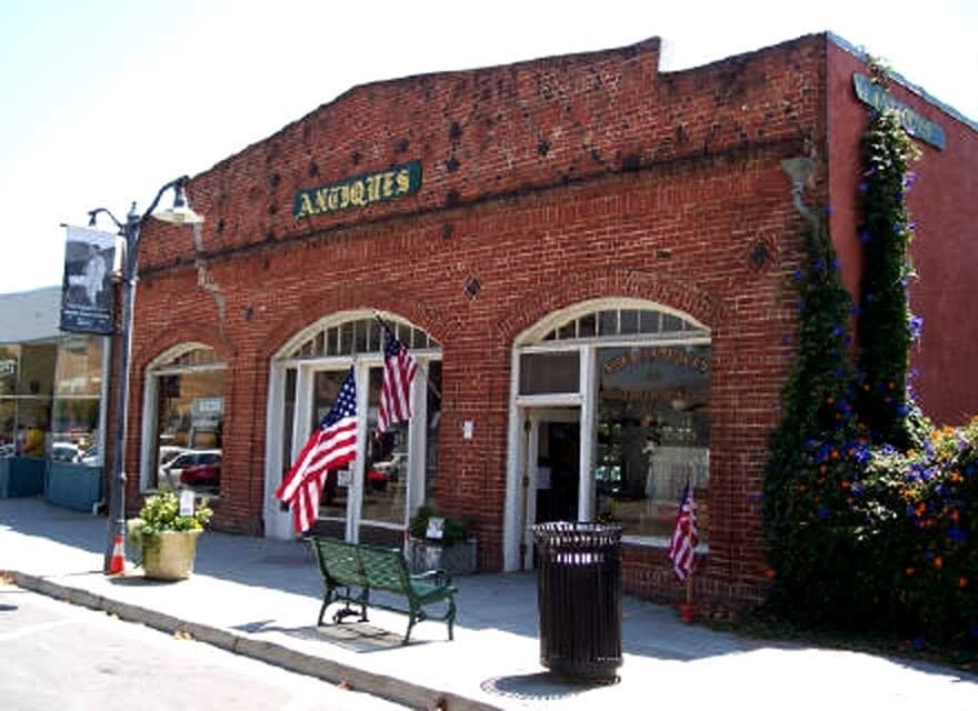 Niles Antique Co-Op