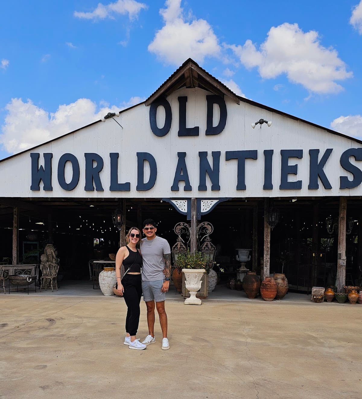Old World Antieks