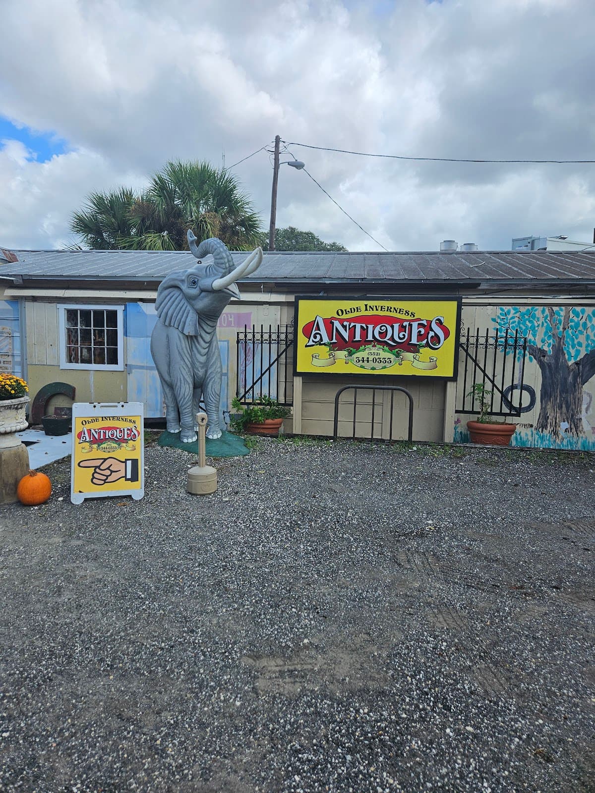 Olde Inverness Antiques