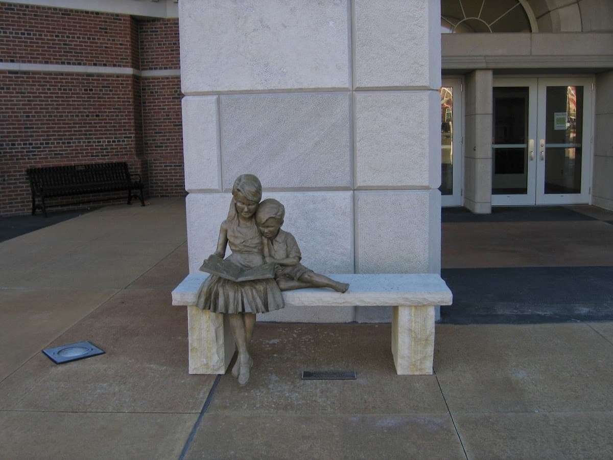 Pella Public Library