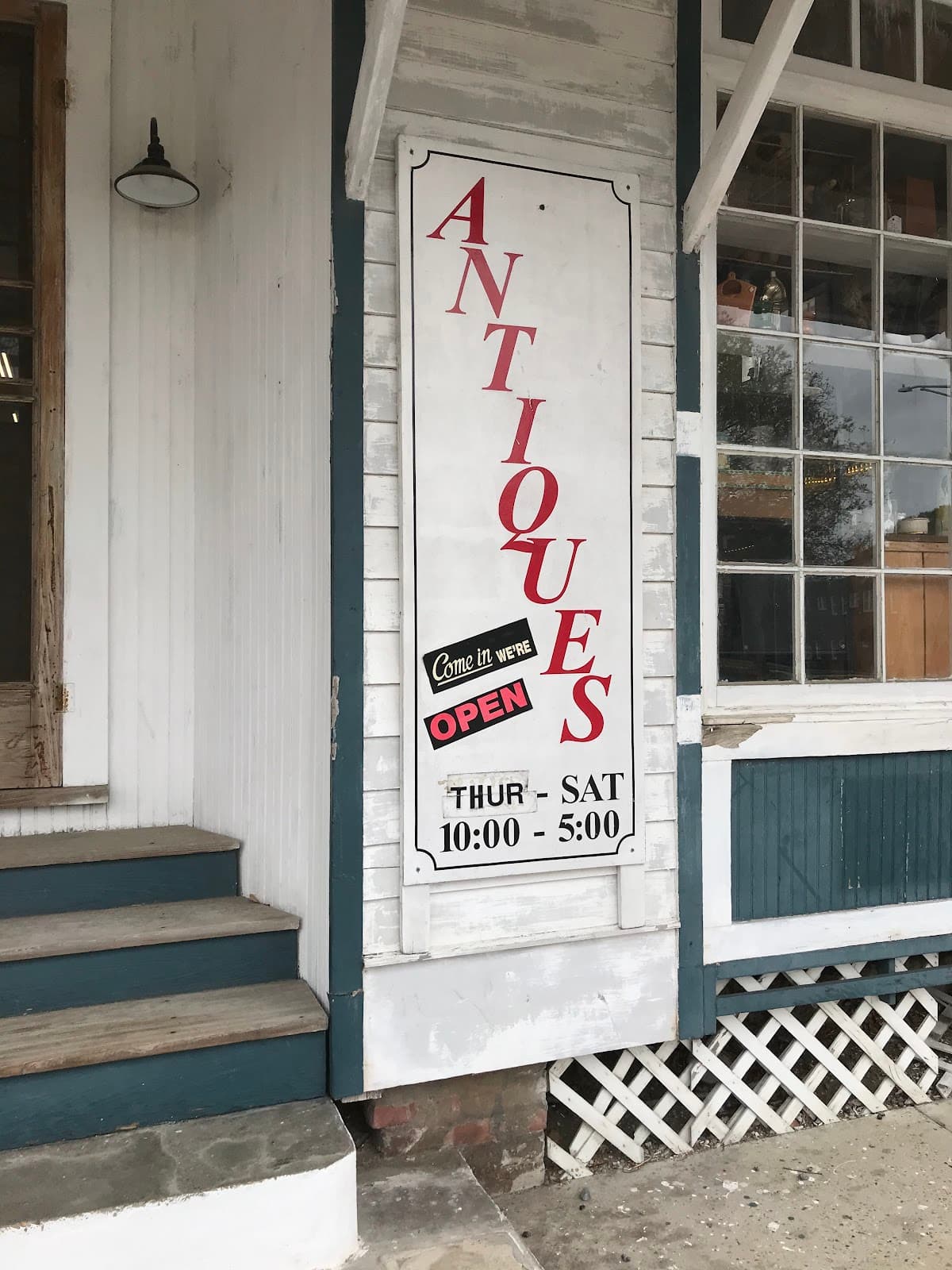 Pickett Fence Antiques