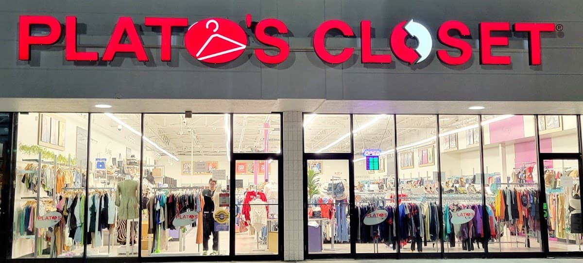 Platoβs Closet- Warwick, RI
