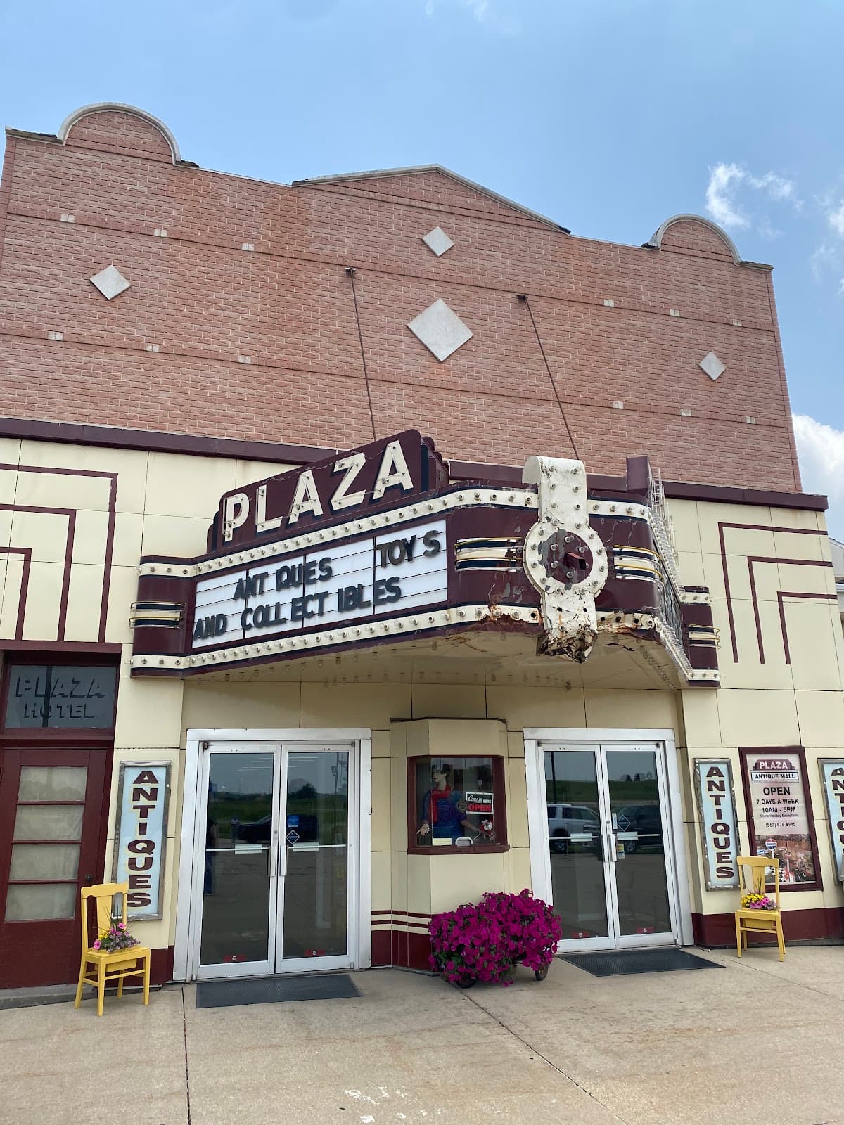 Plaza Antique Mall