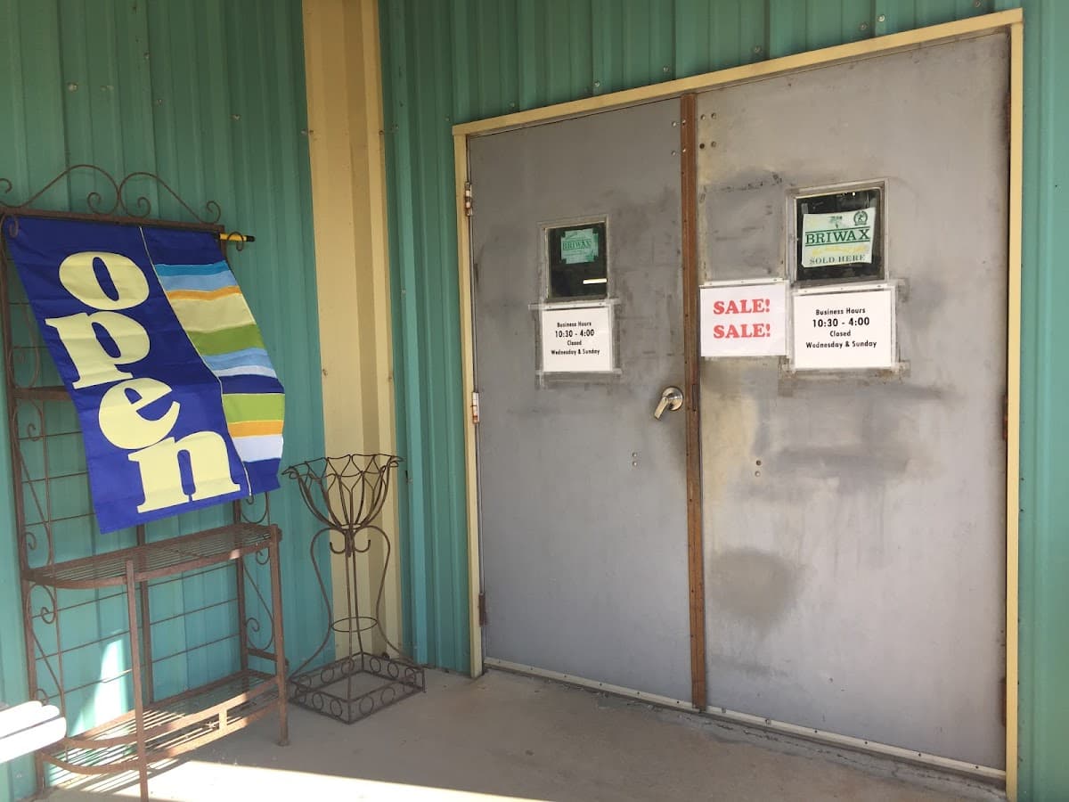 Plunderosa Antiques