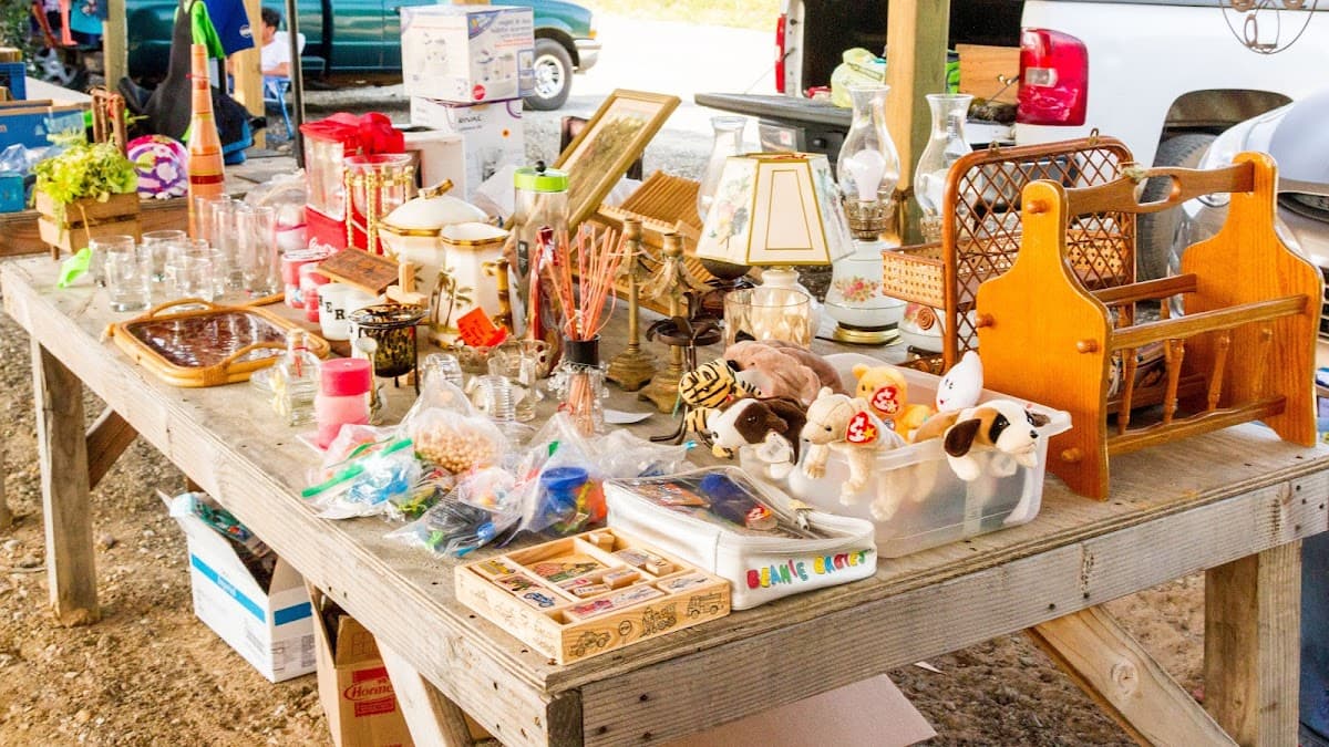 Pratt Road Flea Market