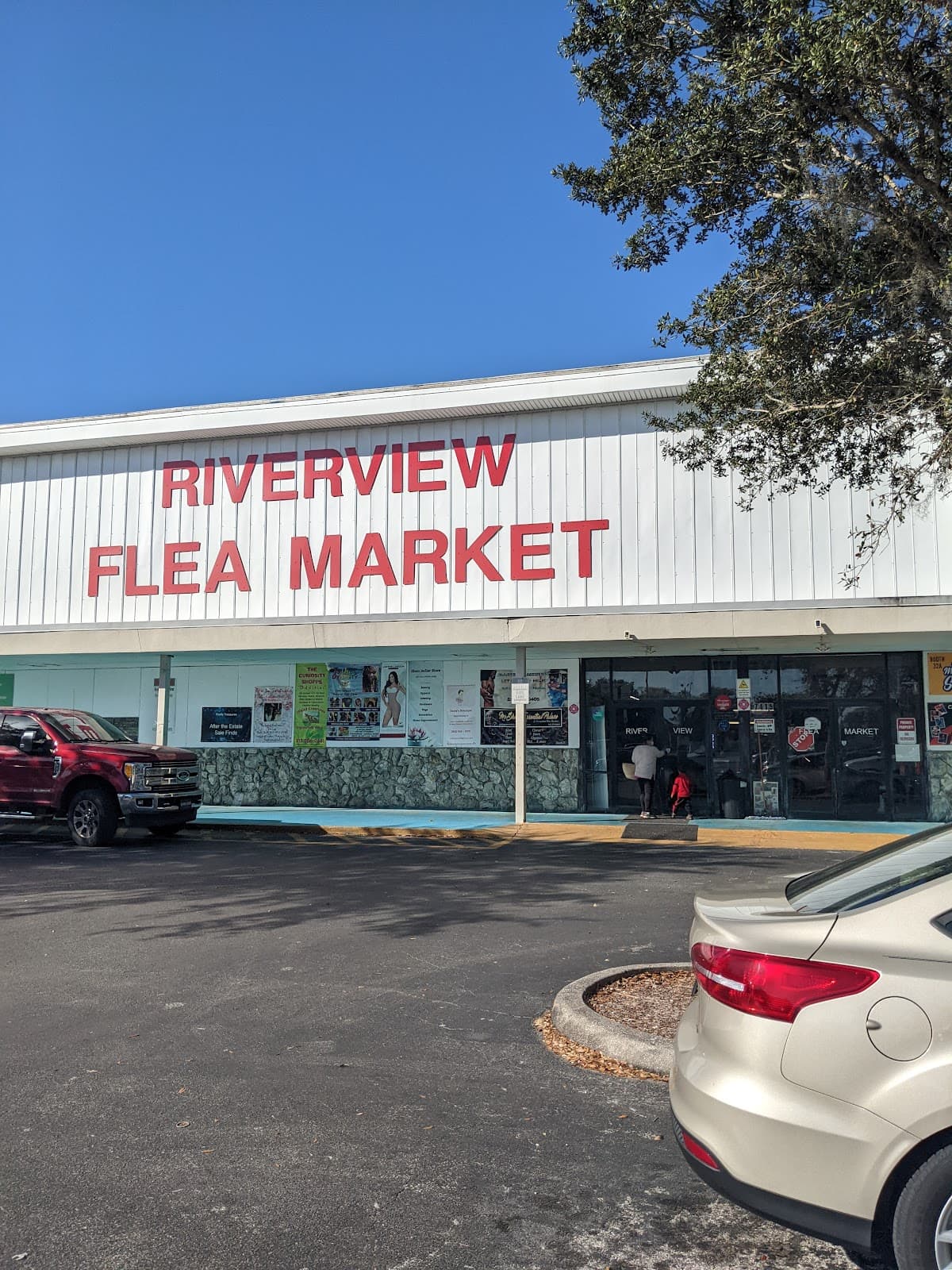 Riverview Flea Market