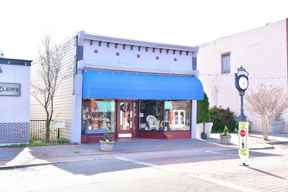 Robertβs Antiques