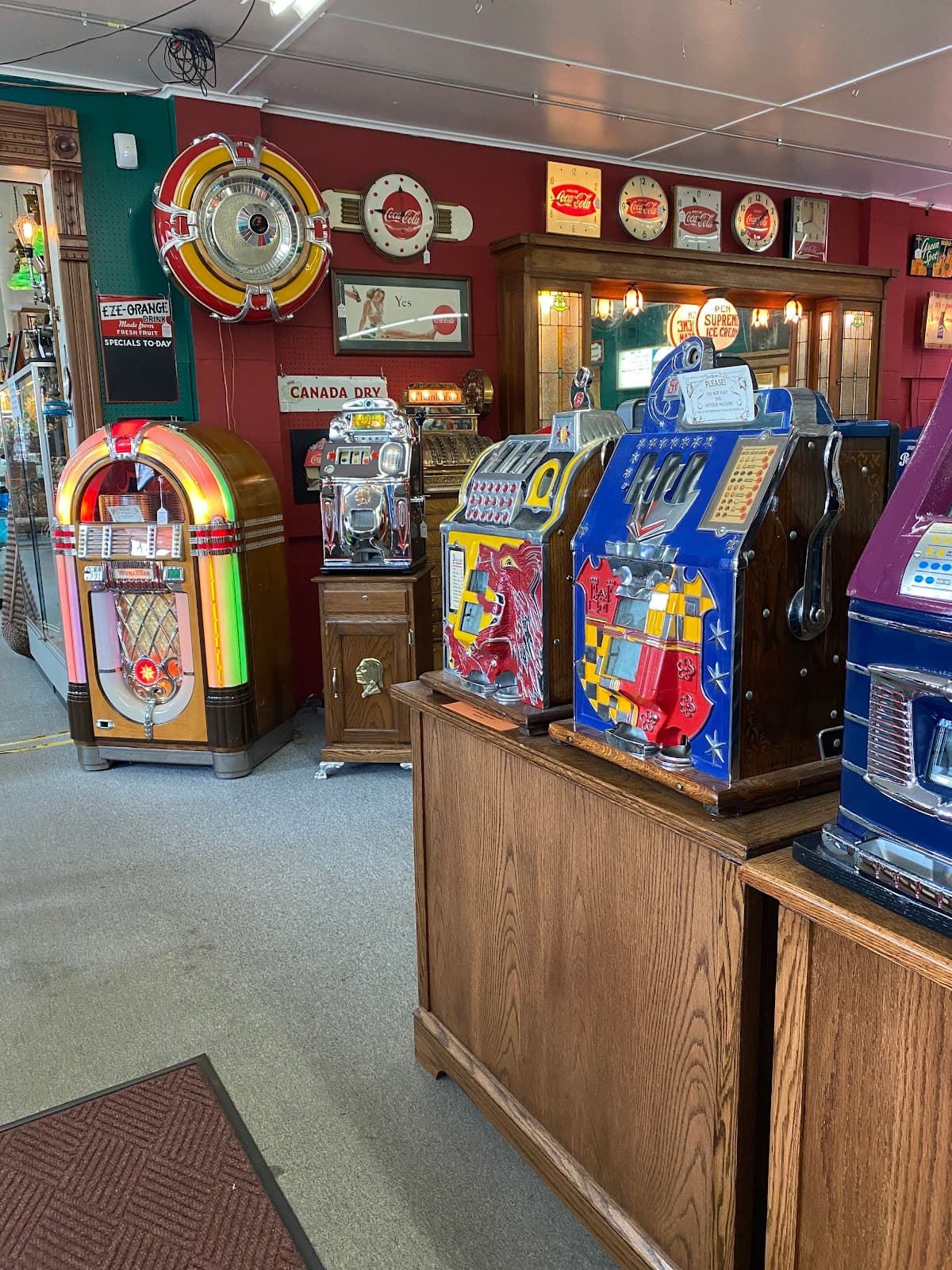 Roscoe Woodstock Antique Mall