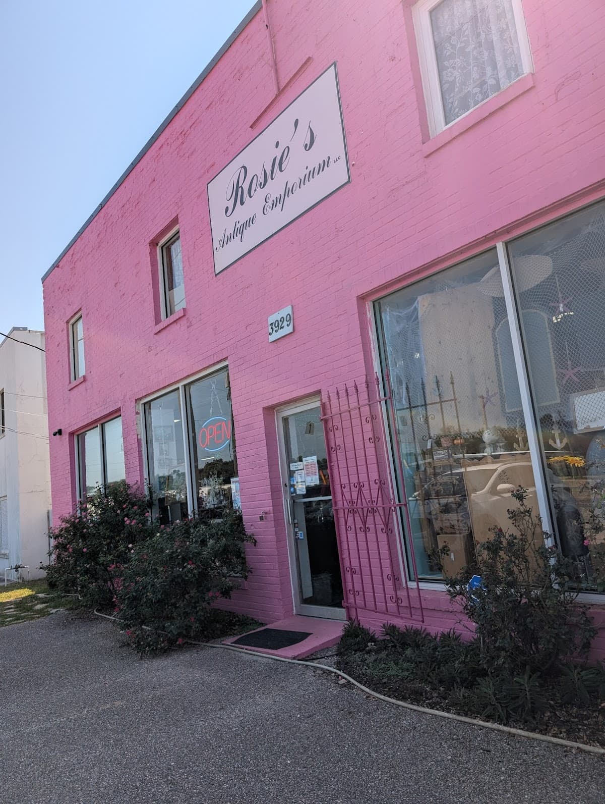 Rosie’s Antique Emporium