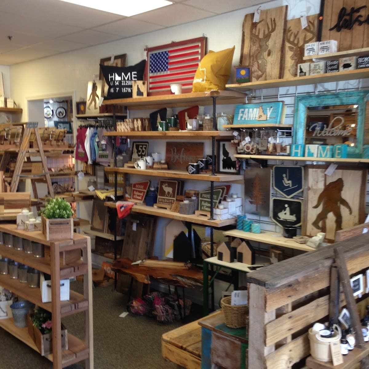 Rustic Outlet McCall