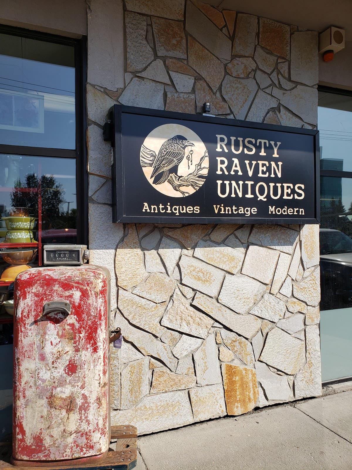 Rusty Raven Uniques