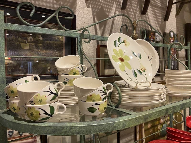 Sandies Antiques and Collectibles