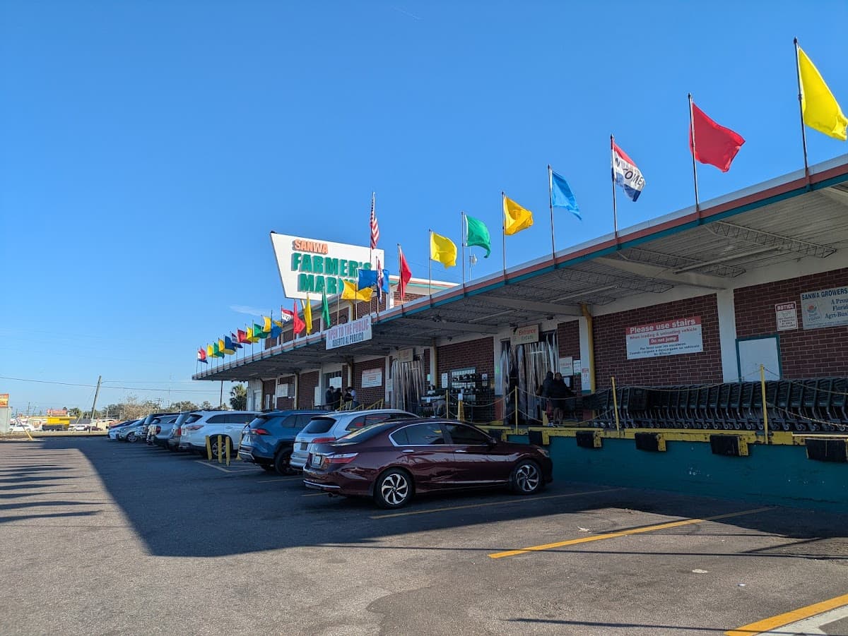 Sanwa Farmerβs Market