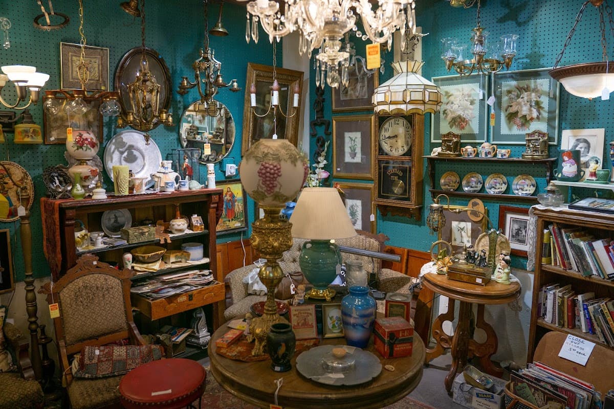 Sellwood Antique Collective