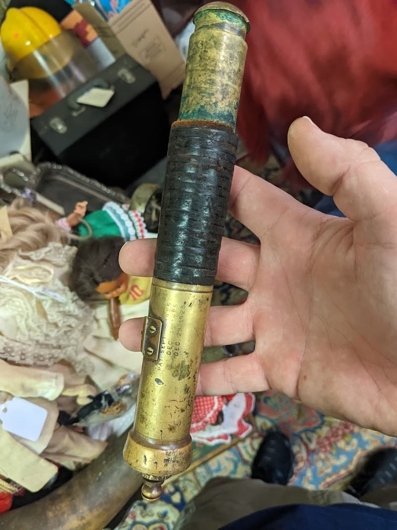Sherryβs Antiques At the Market