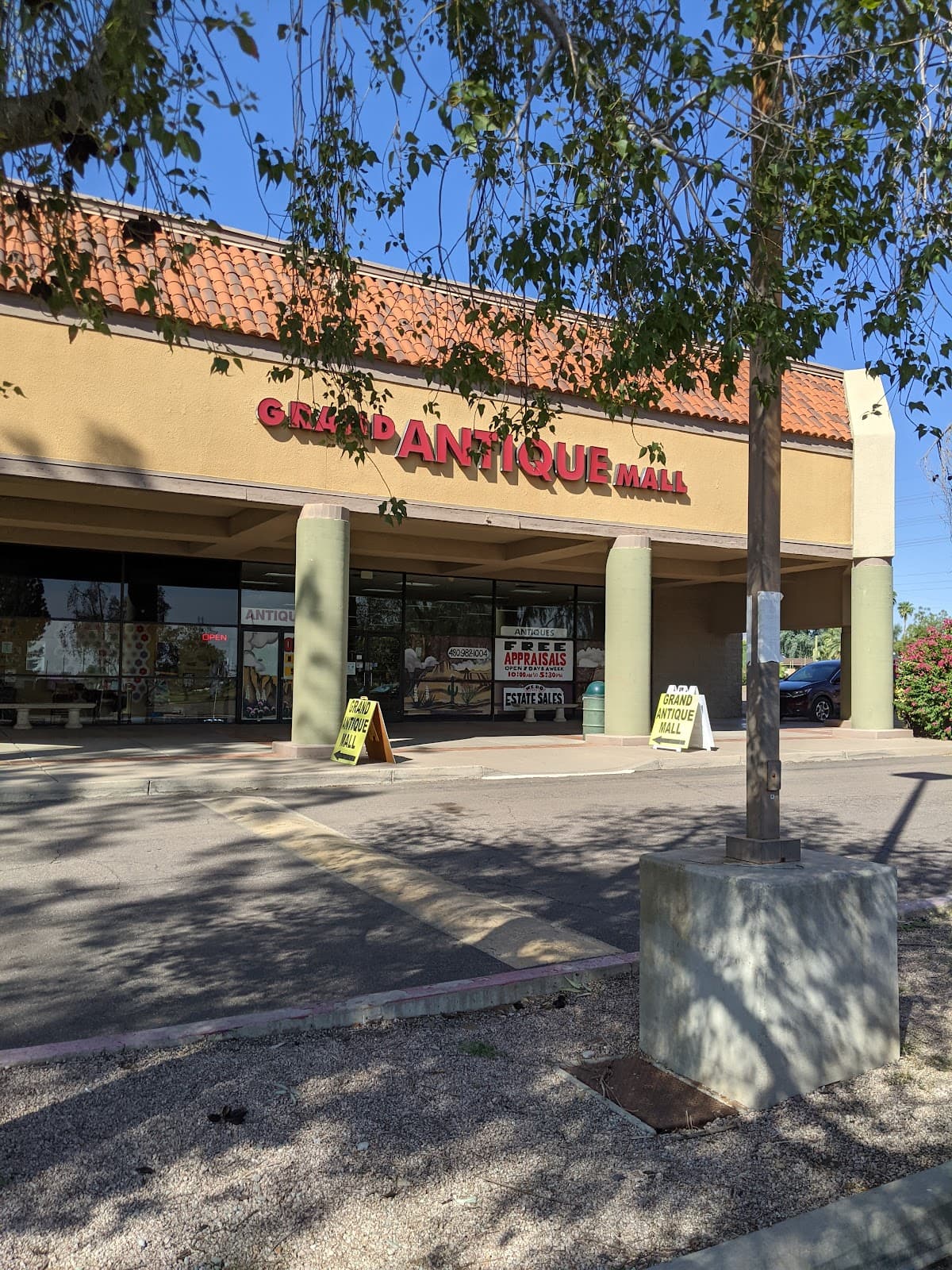 Superstition Grand Antique Mall