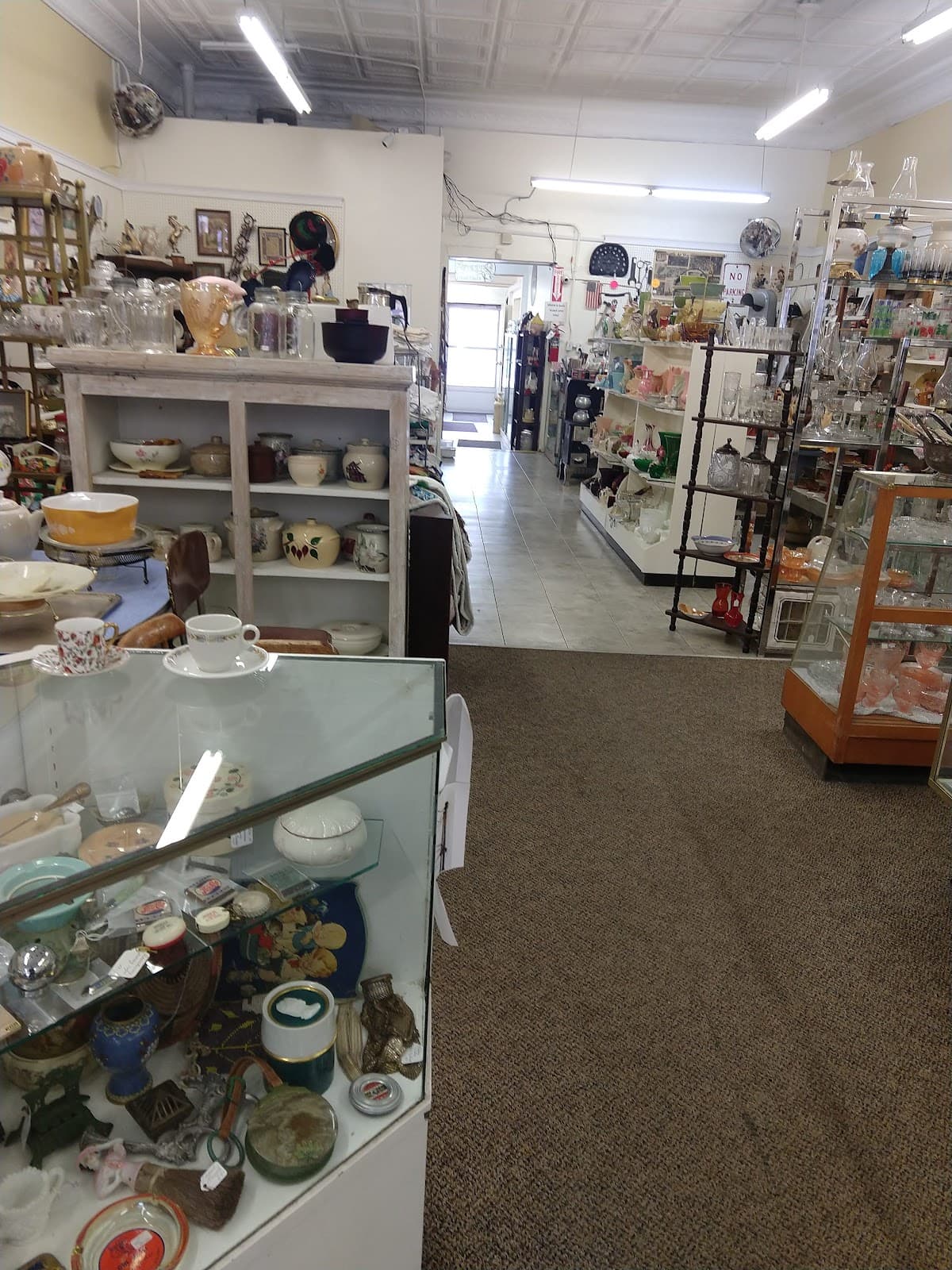 Susanβs Antiques & Collectables