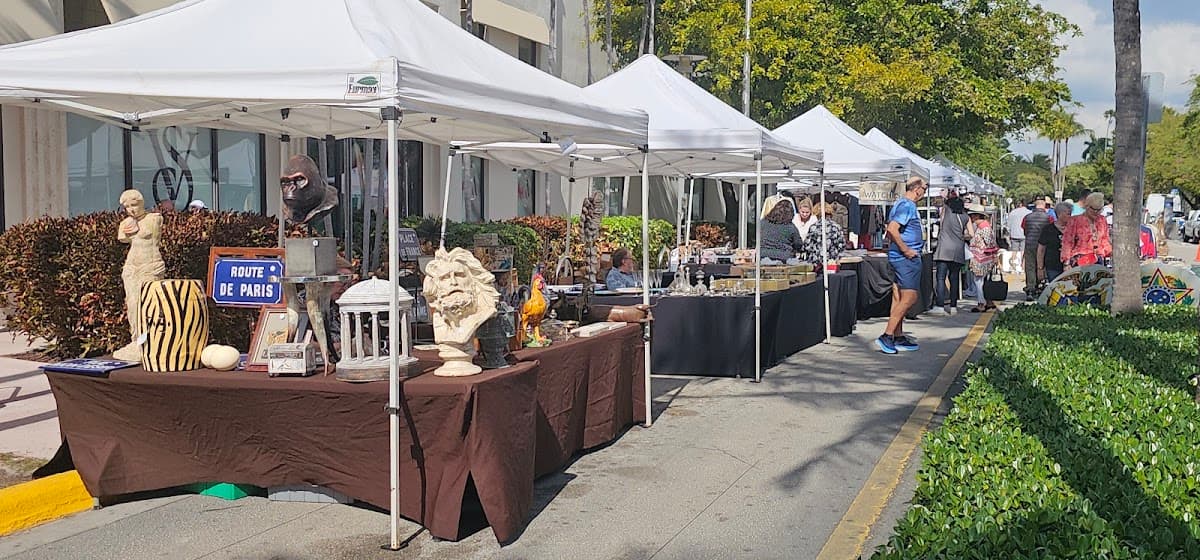 The Antique Collectible Market
