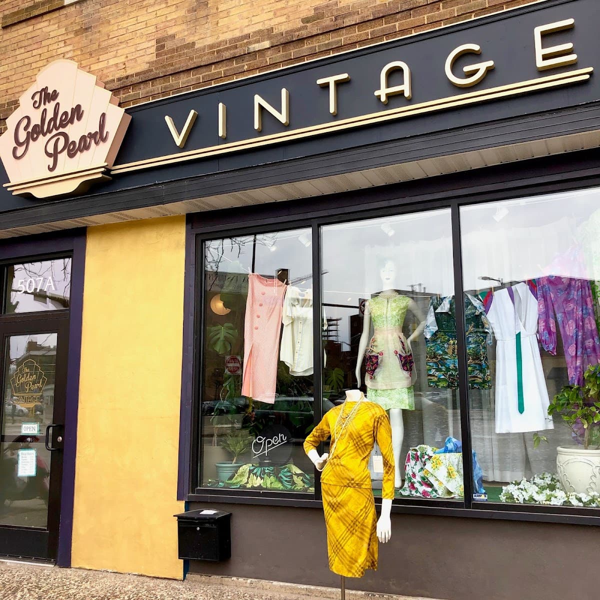 The Golden Pearl Vintage