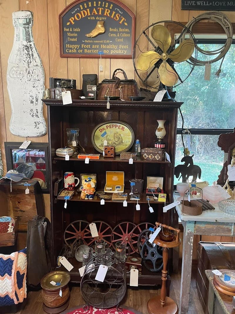 The Lantern Room Antiques & More