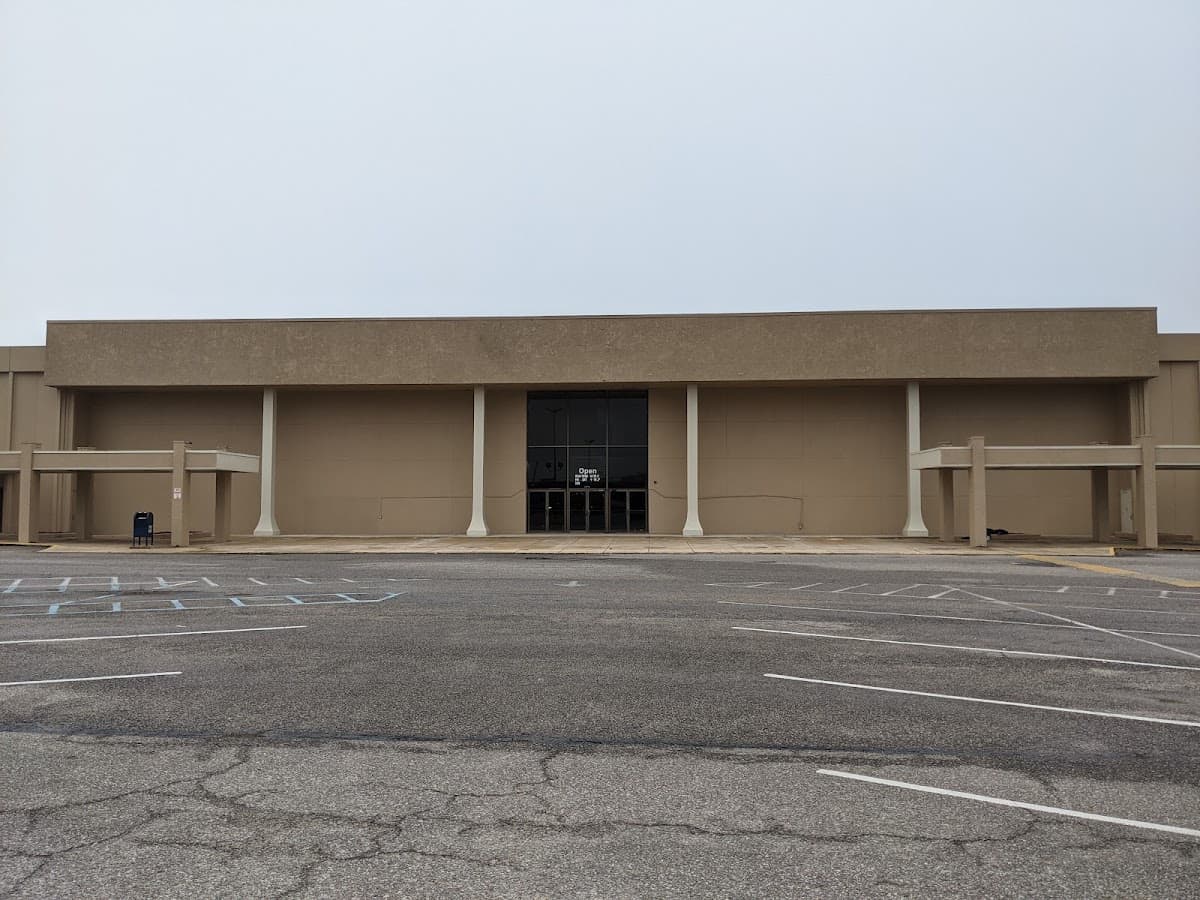 The Mall At Capitol Plaza