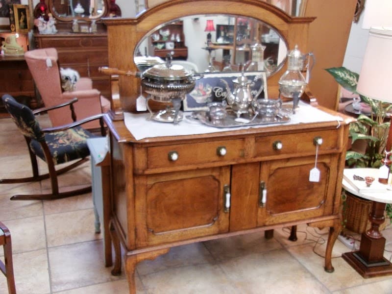 The Shoppe Antiques and More