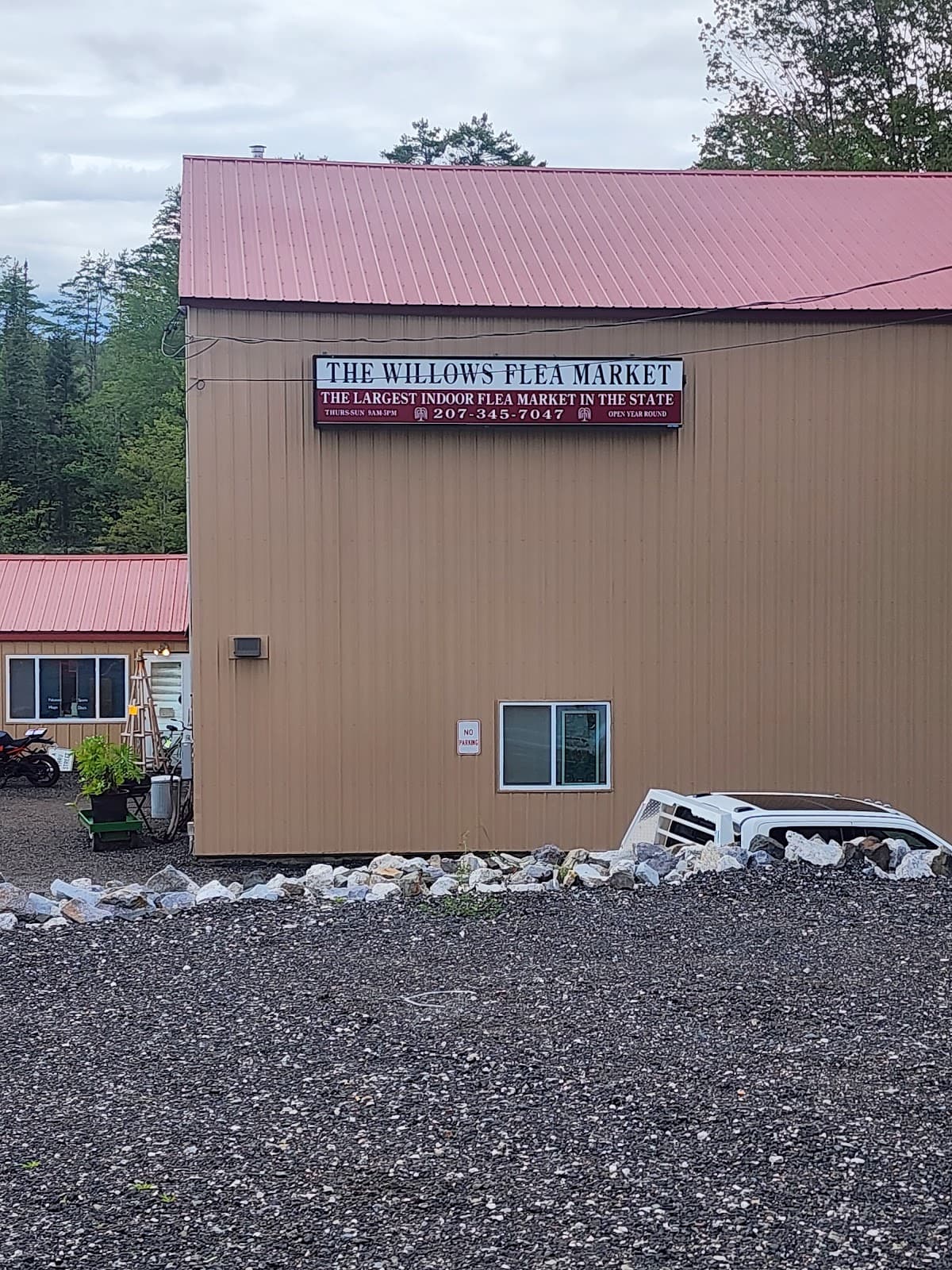 The Willows Flea Market