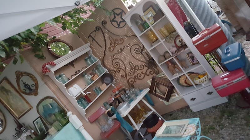 The Yellow Cats Vintage and Collectibles