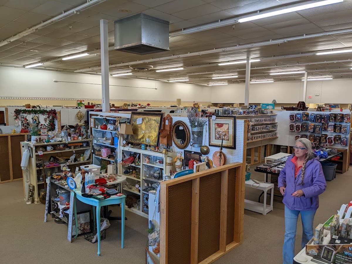 This aNd That Vendors Mall Flea Market