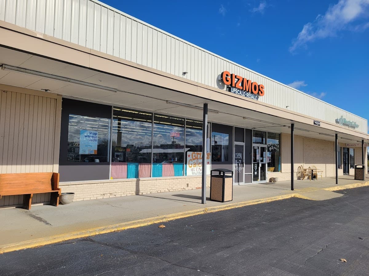 Gizmoβs Galleria Flea Market Brownsburg