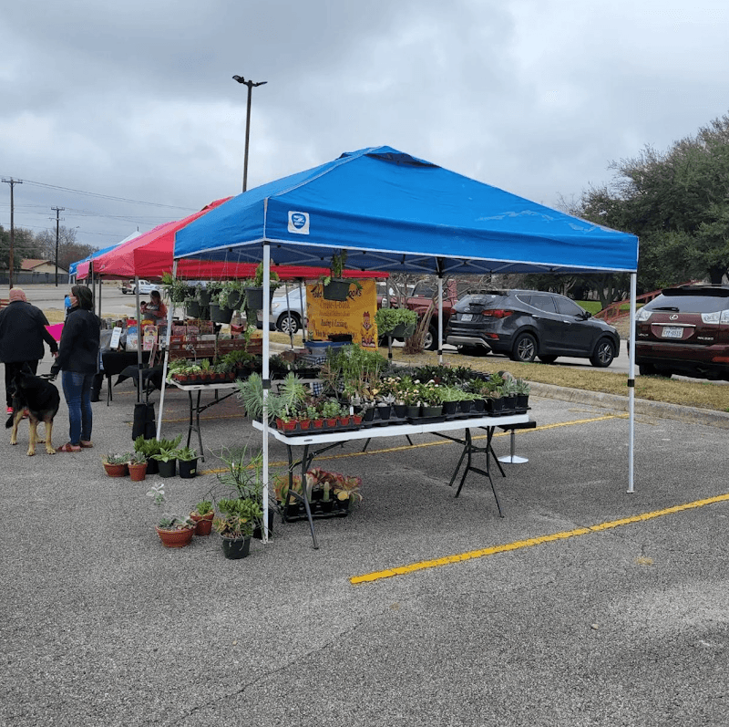 Traderβs Town Country Market