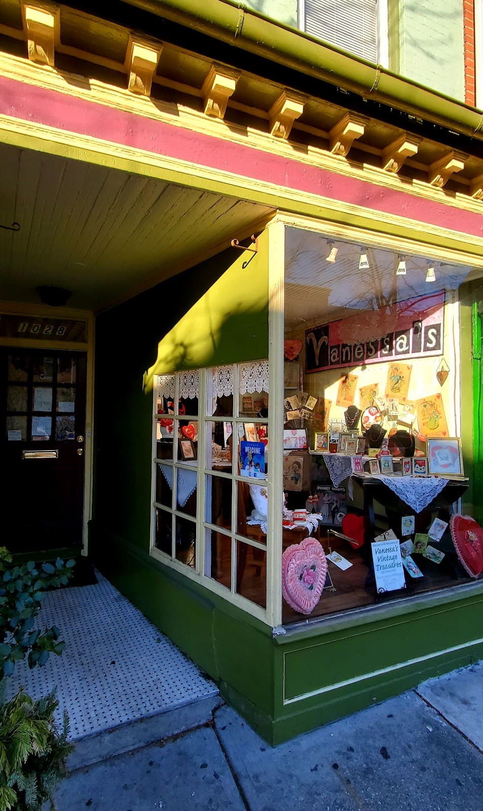 Vanessa Vintage Treasures