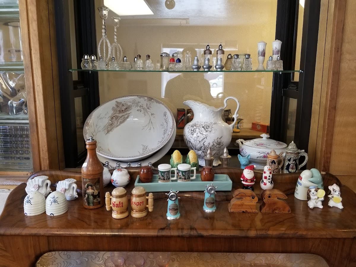 Vintage Antiques And Oddities
