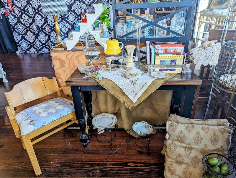 Vintage Gypsies’ Antiques