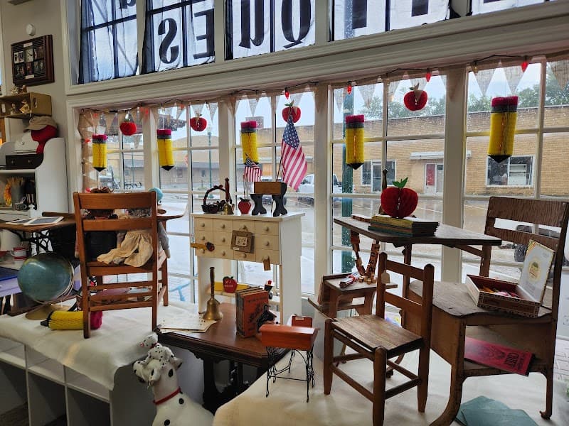 Vintage reVisited Antiques