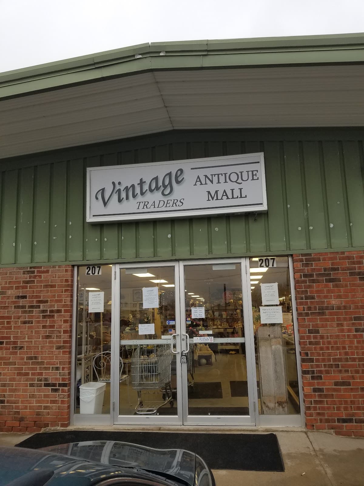 Vintage Traderβs Antique Mall