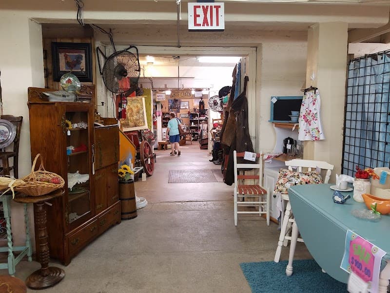 WesternTrail Antiques
