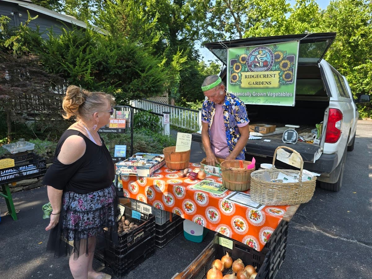 White St. Saturday Market